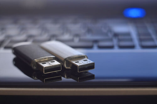 iFlash Drive vs Photo Stick  Comparison for 2026