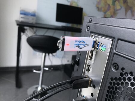 photostick omni back usb port