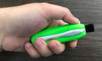 Using peeps brush